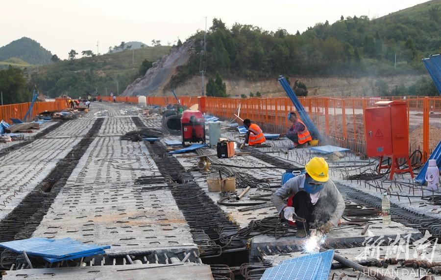 龙泉街道城市更新典范项目启动，打造未来城市新标杆